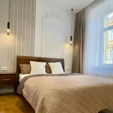Favorit Apartments 2 Кім Безкоштовна Парковка Центр З Балконом Lviv Exterior photo