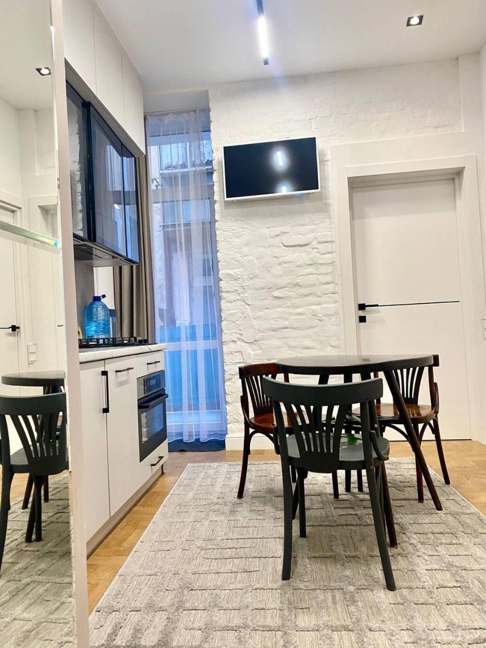 Apartment Favorit 2 кім безкоштовна парковка центр з балконом