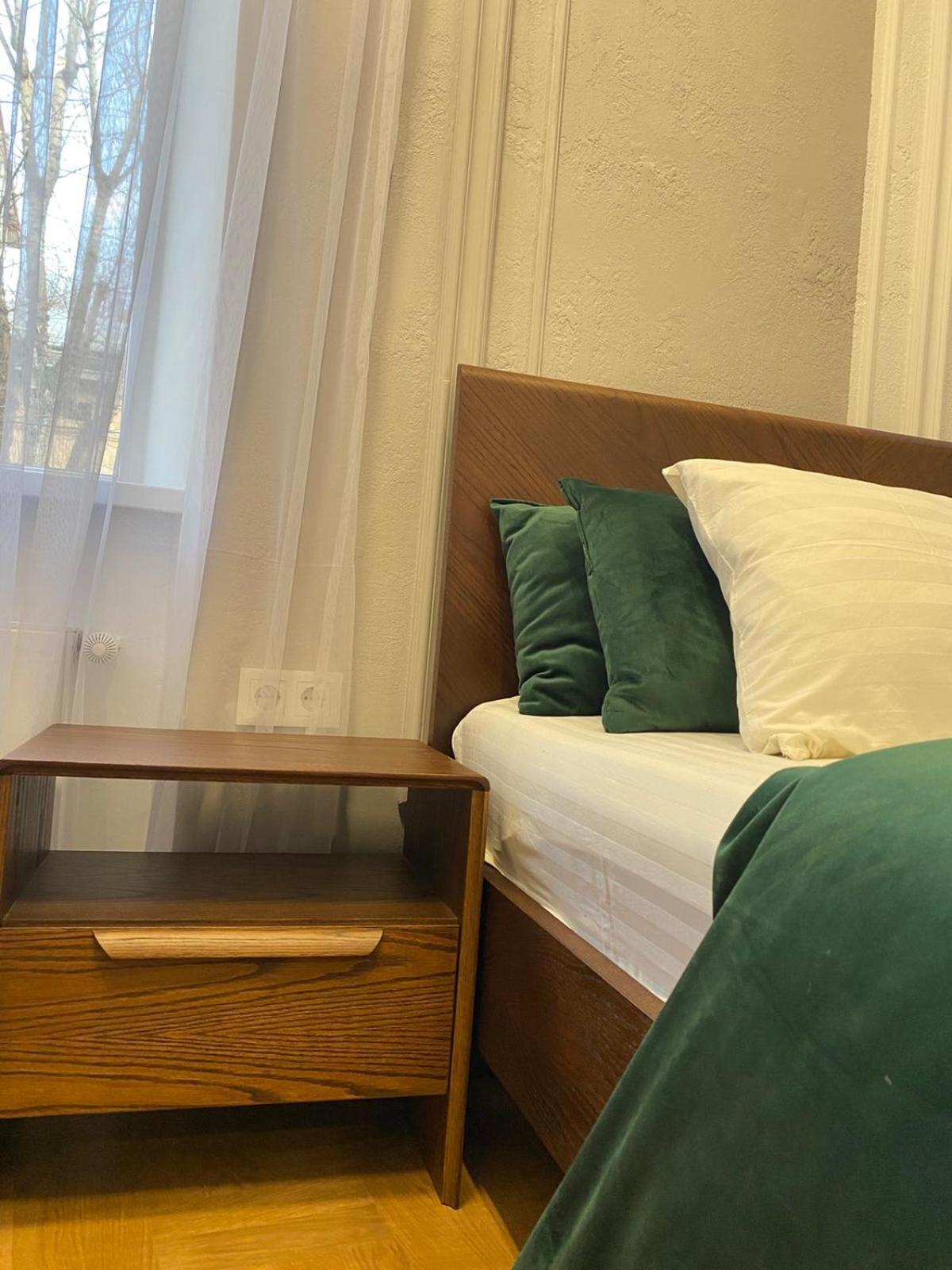 Favorit 2 кім безкоштовна парковка центр з балконом Apartment Lviv