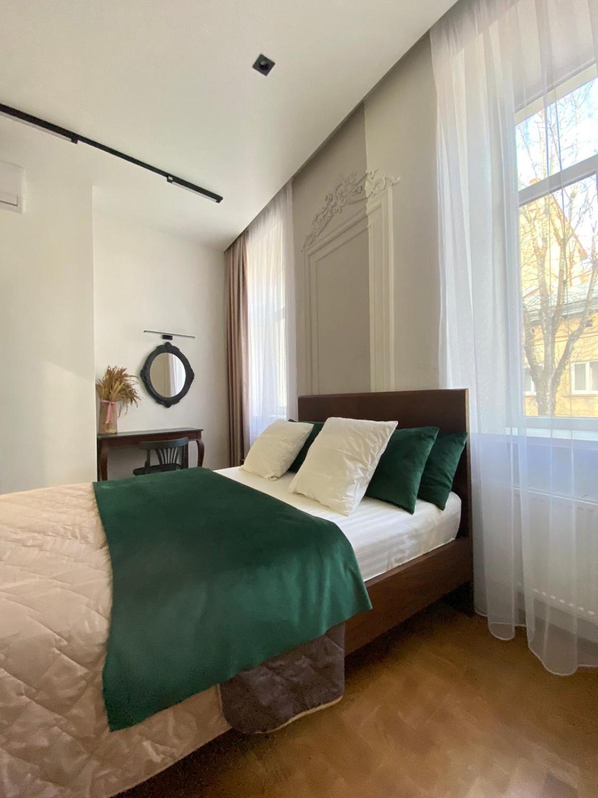 Favorit 2 кім безкоштовна парковка центр з балконом Apartment